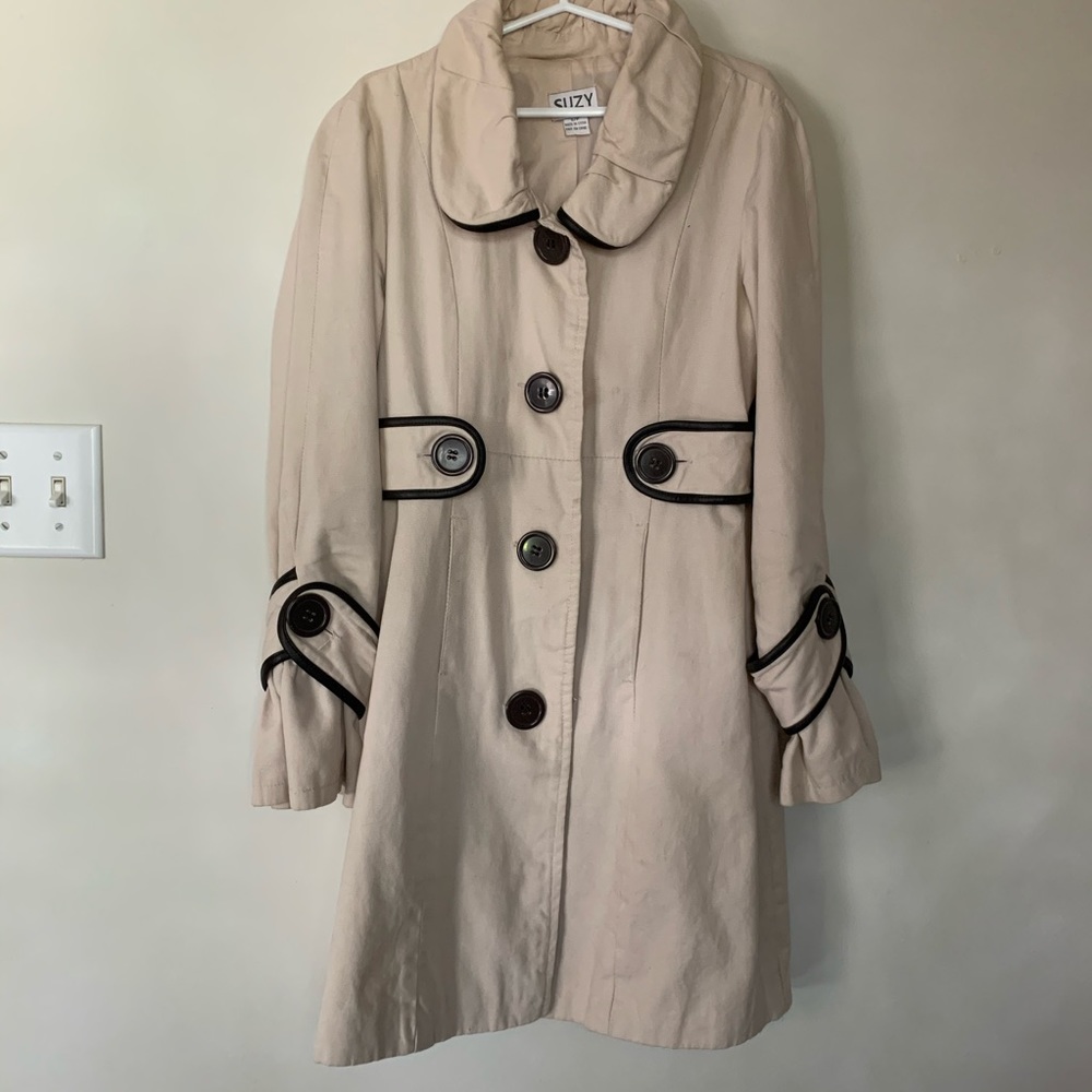 Beige Suzy Shier Trenchcoat